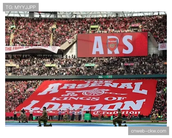 英超争冠三足鼎立，阿森纳、利物浦、曼城仅差4分